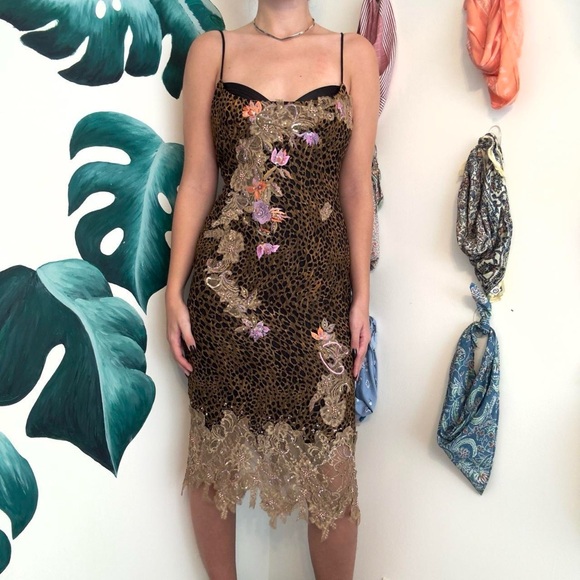 Elegant Leopard Print Midi Dress by Mandalay - Picture 1 of 8